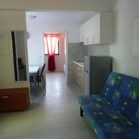 Greeny Apartment